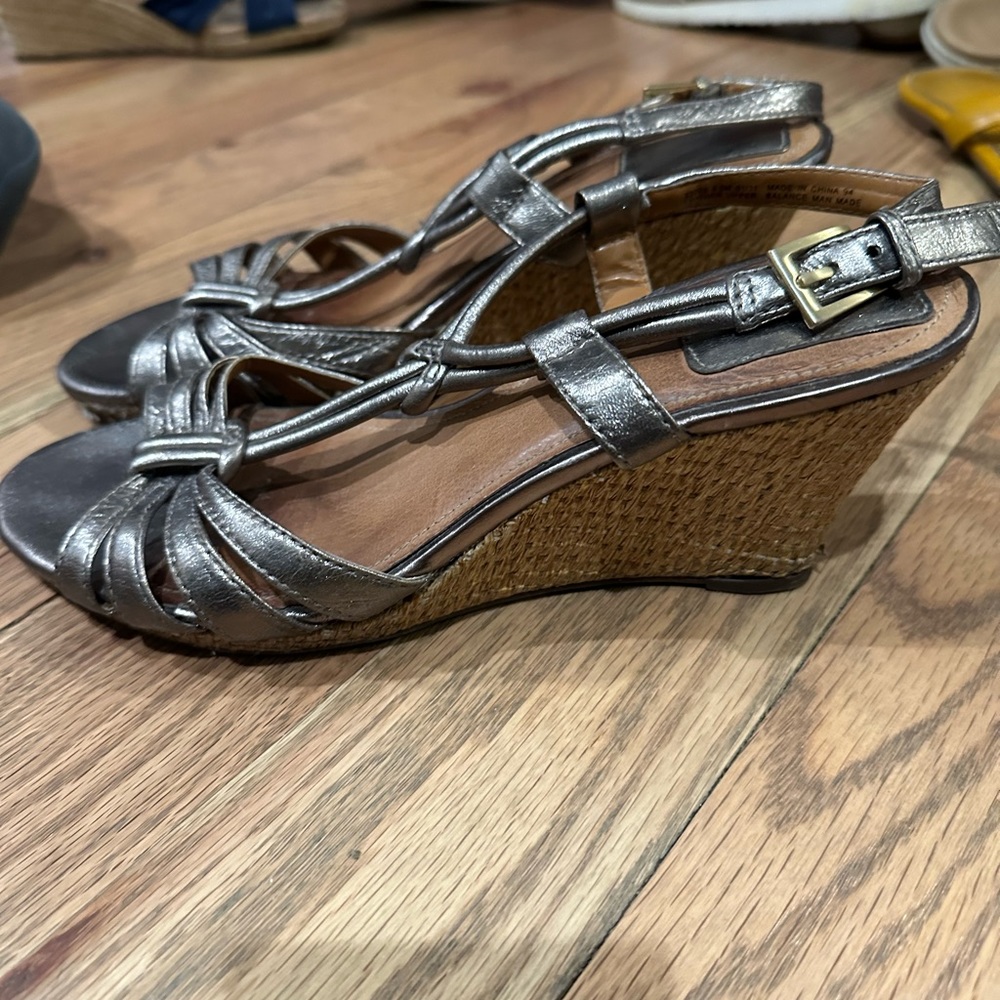 Clarks Size 8.5 Wedges